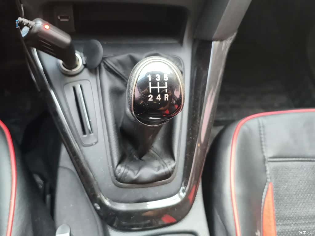 Ford Focus, 2018 7