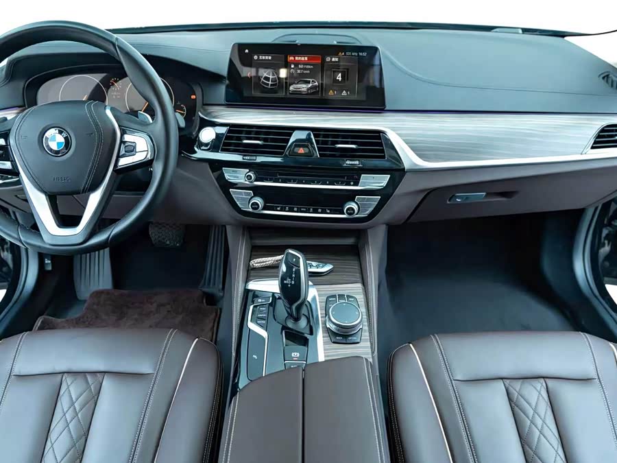 BMW 5 Series 2018, фото 9