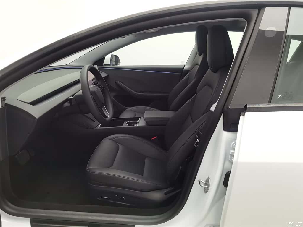 Tesla Model 3, 2025 10