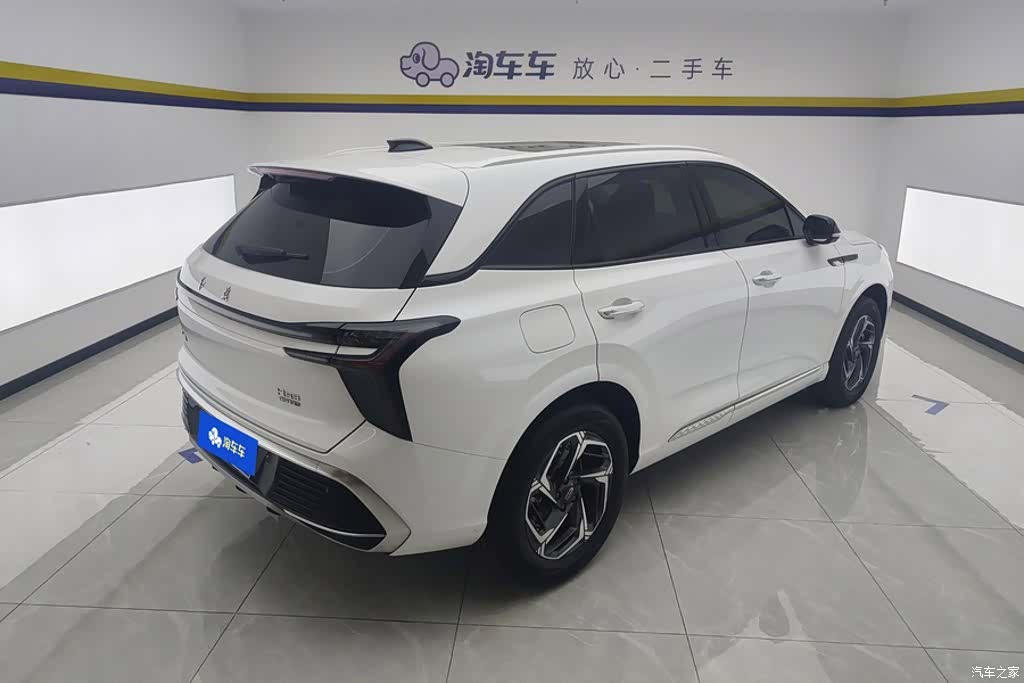 Hongqi HS3, 2024 3