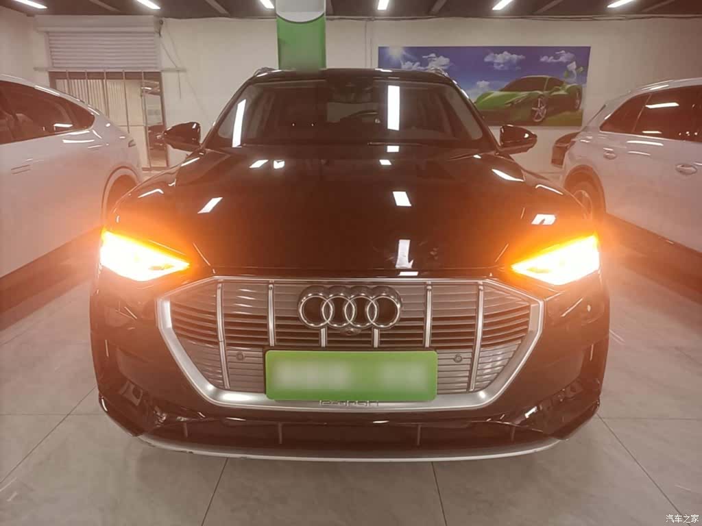 Audi e-tron, 2020 3