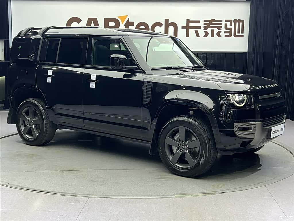 Land Rover Defender, 2024 2