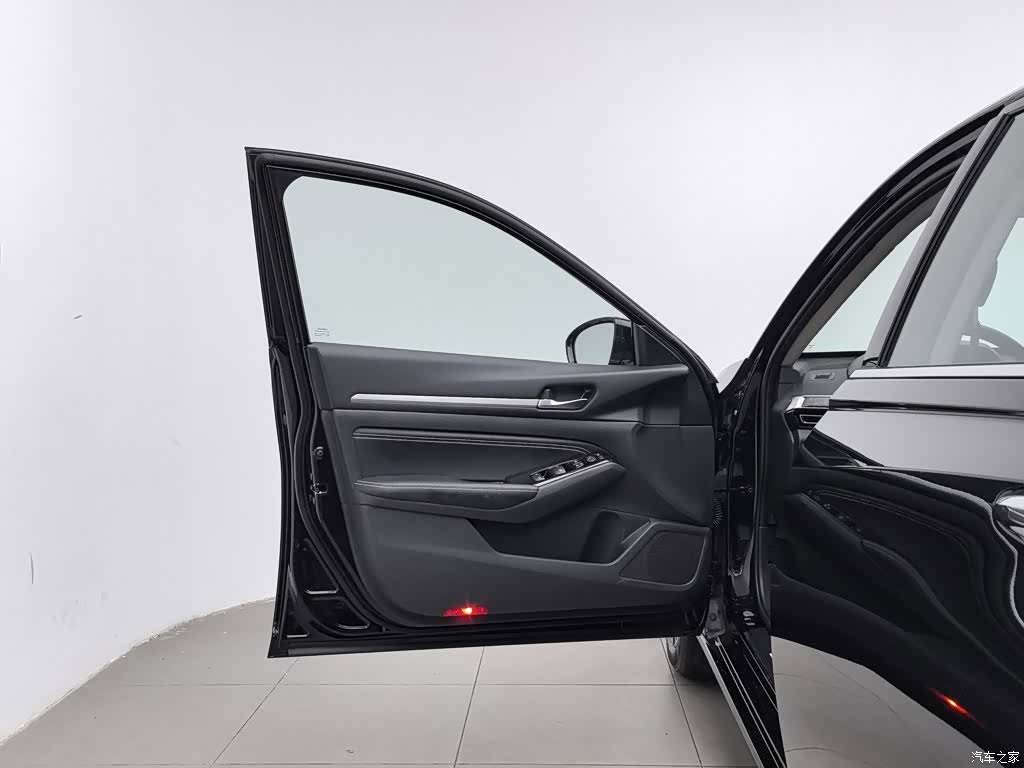 Nissan Teana, 2024 8