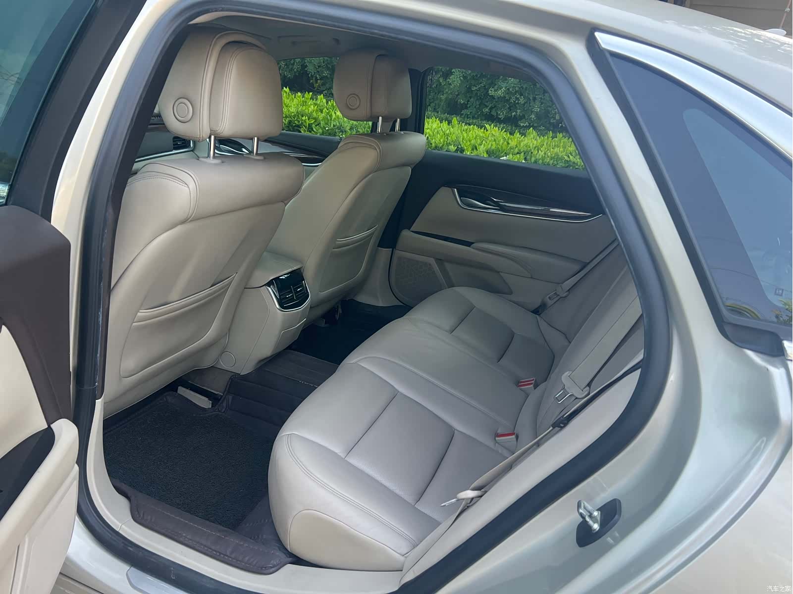 Cadillac XTS, 2013 9