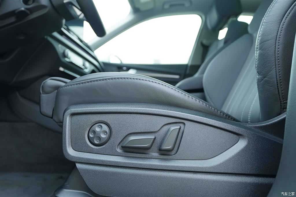 Audi Q5L, 2022 13