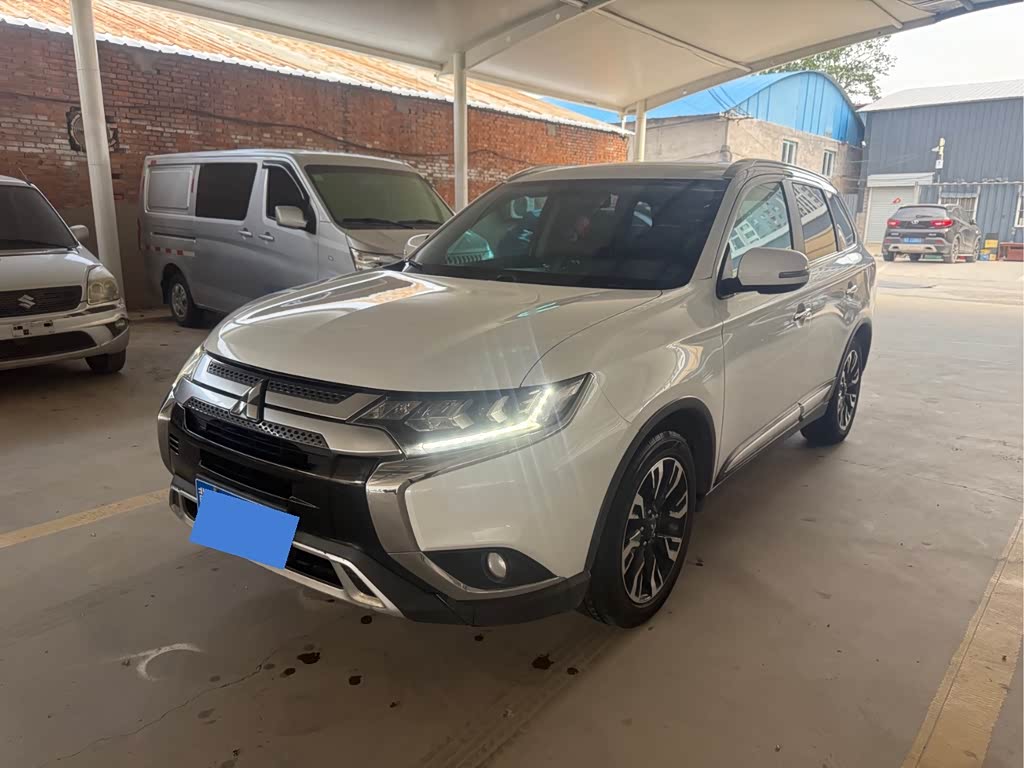 Mitsubishi Outlander 2019 2.4L 5 мест V