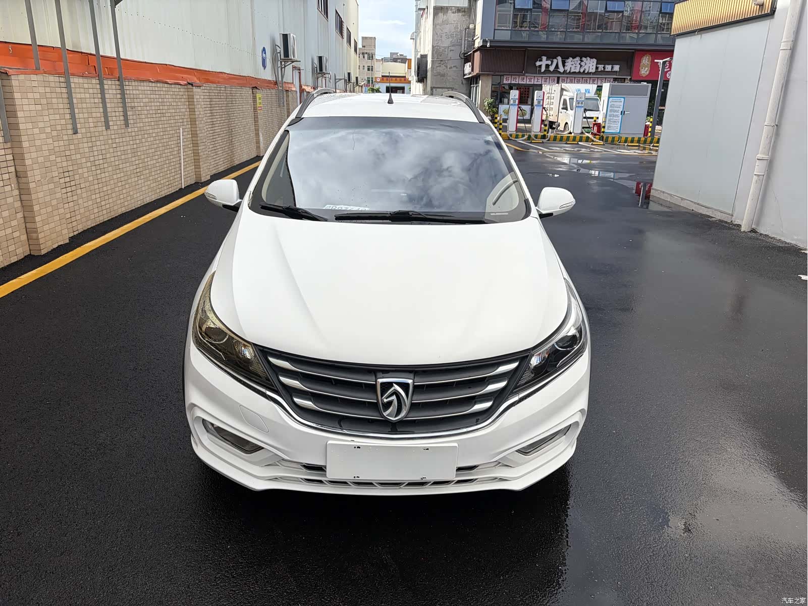 Wuling 310W, 2017 2