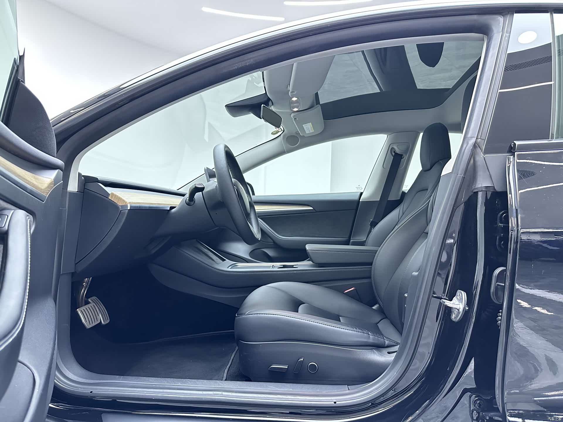 Tesla Model 3, 2022 14