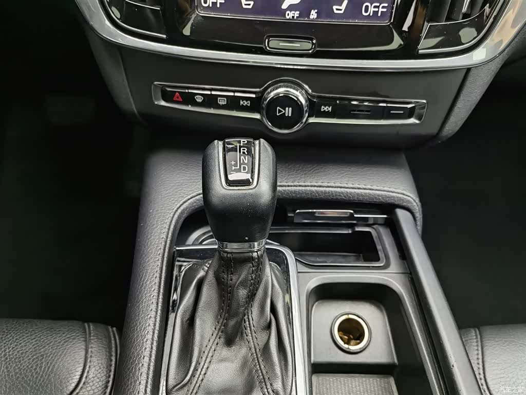 Volvo V90, 2019 13
