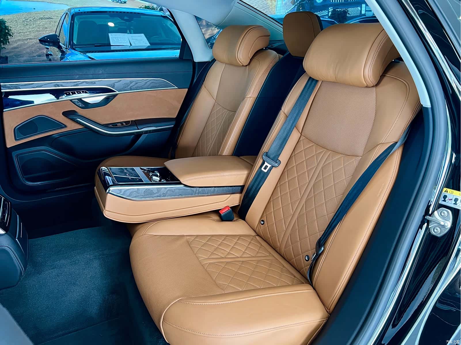Audi A8L, 2024 11