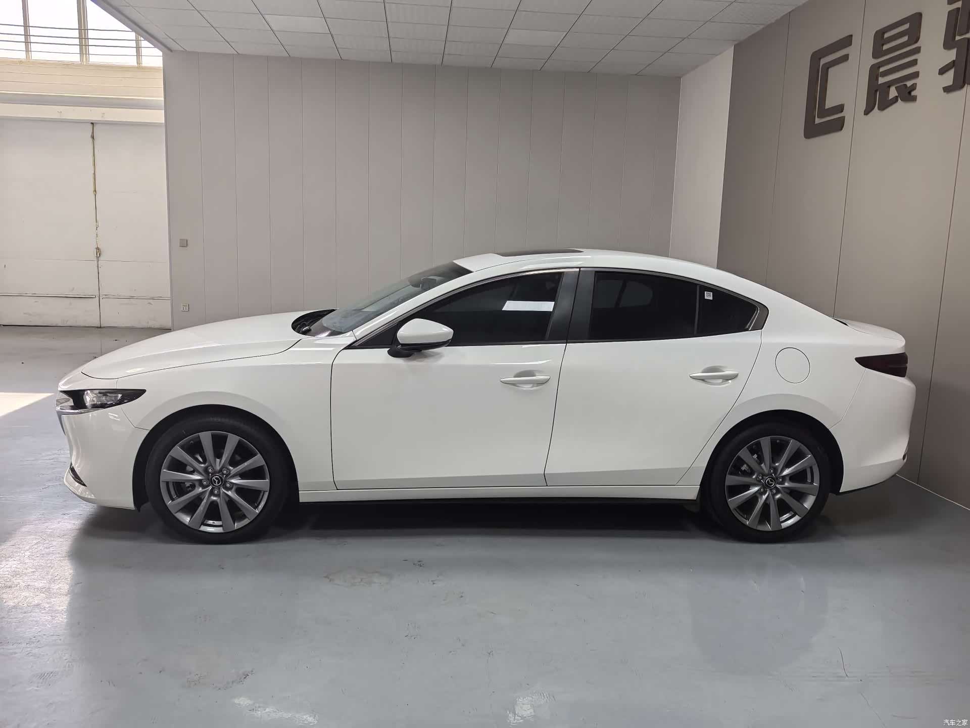 Mazda Mazda3, 2026 8