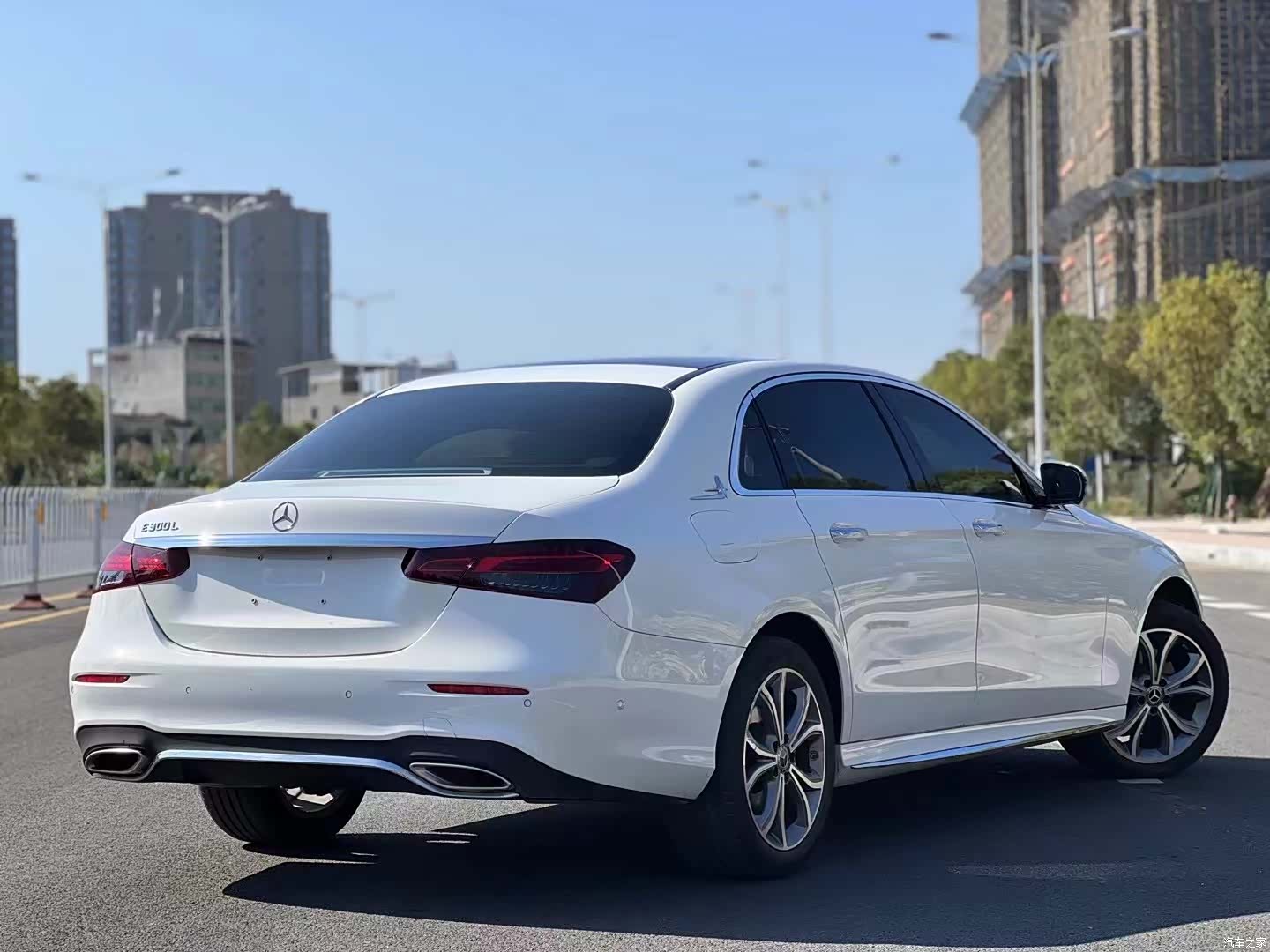 Mercedes-Benz E-Class, 2023 4