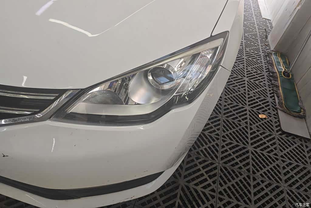 Roewe 360, 2015 все фото
