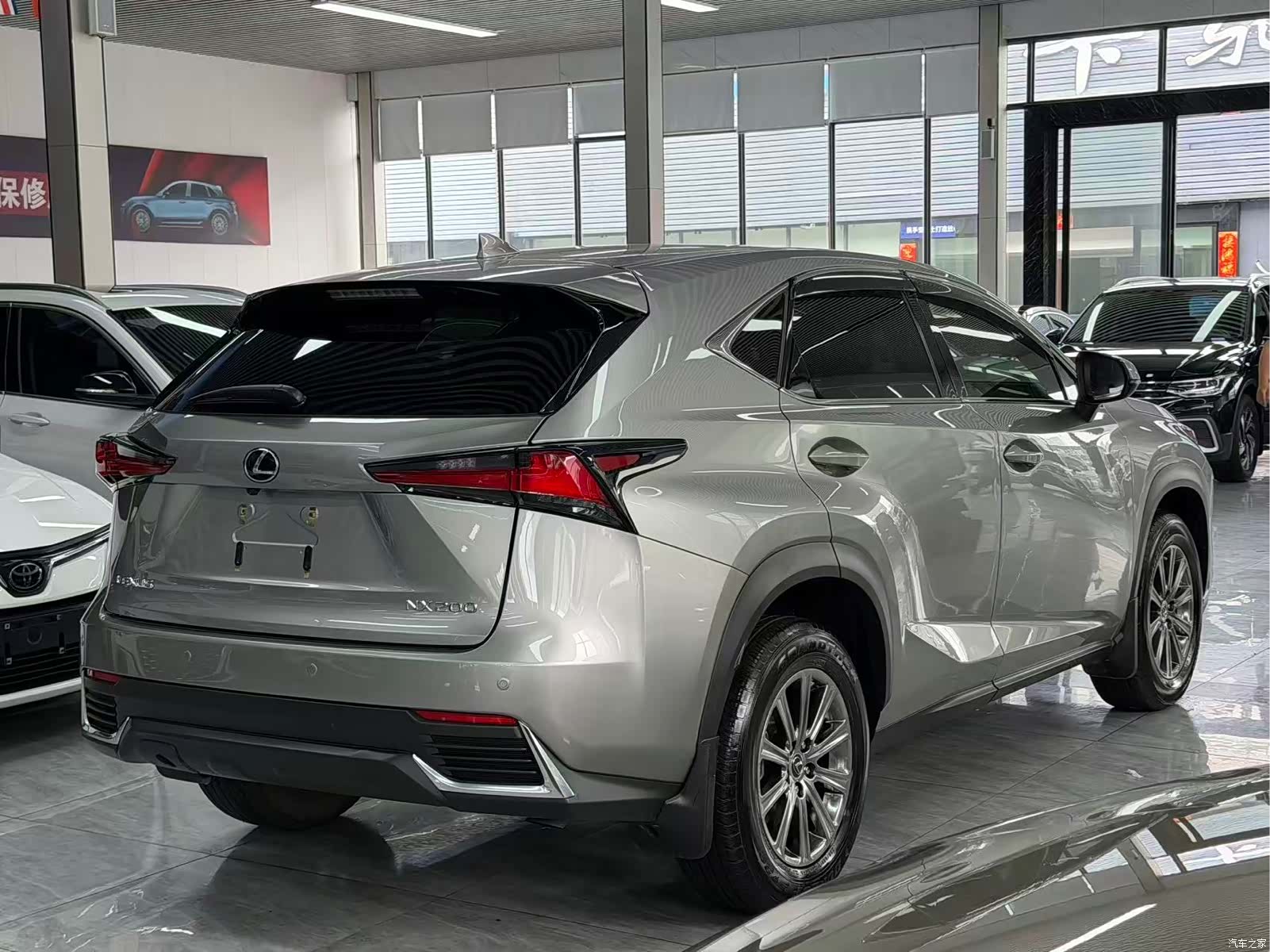 Lexus NX, 2020 11