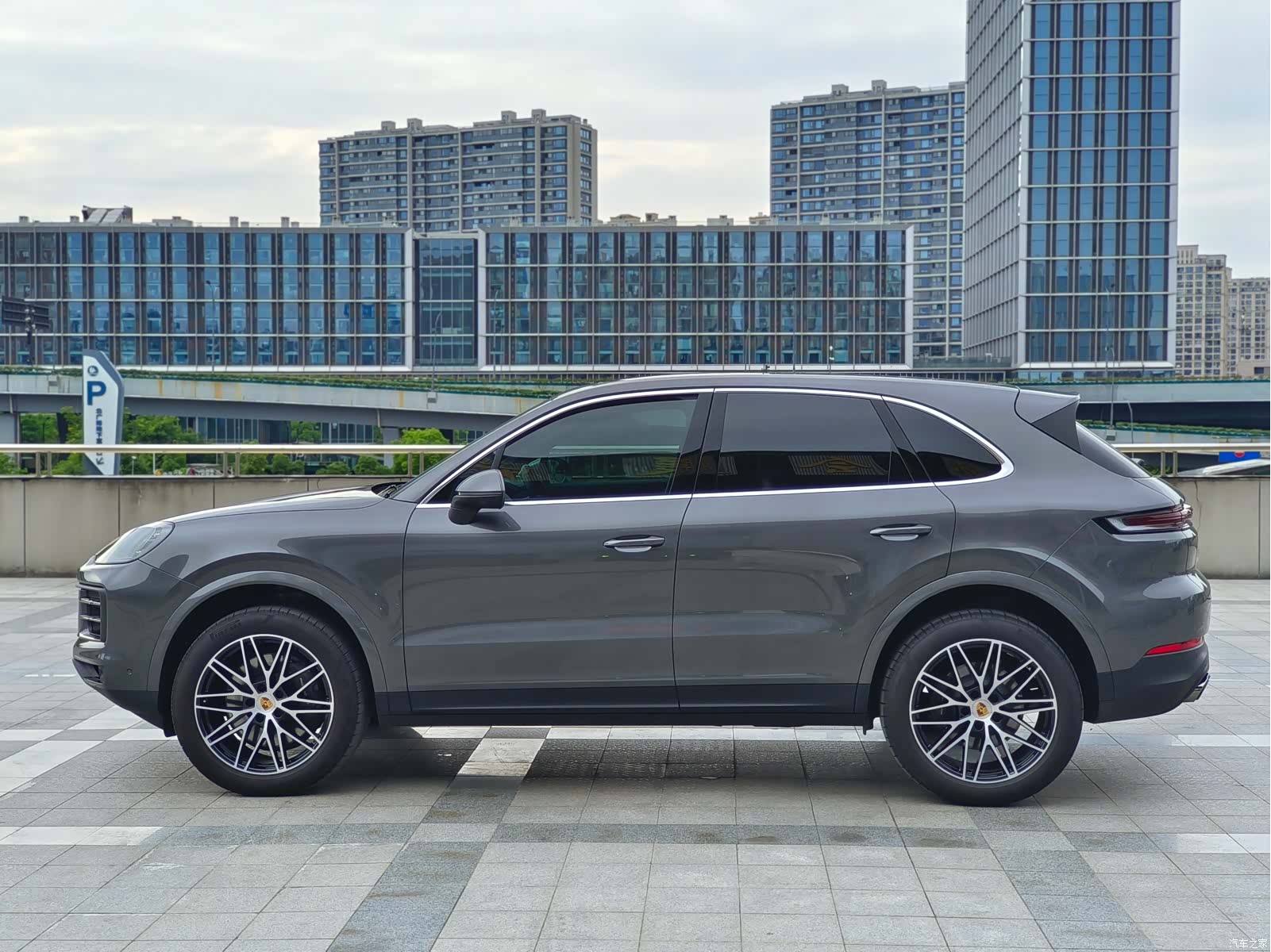 Porsche Cayenne, 2024 4