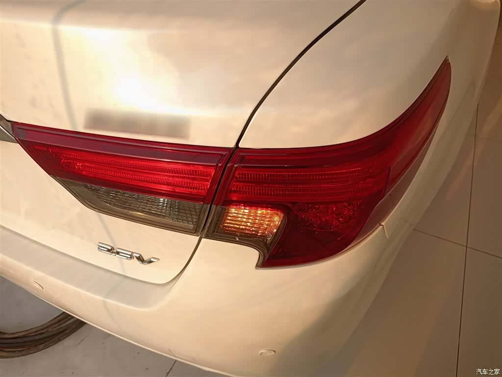 Toyota 2.5V, 2016 8