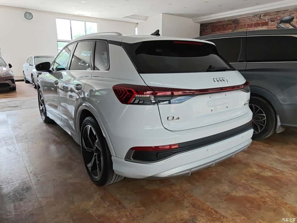 Audi Q4 e-tron, 2024 все фото