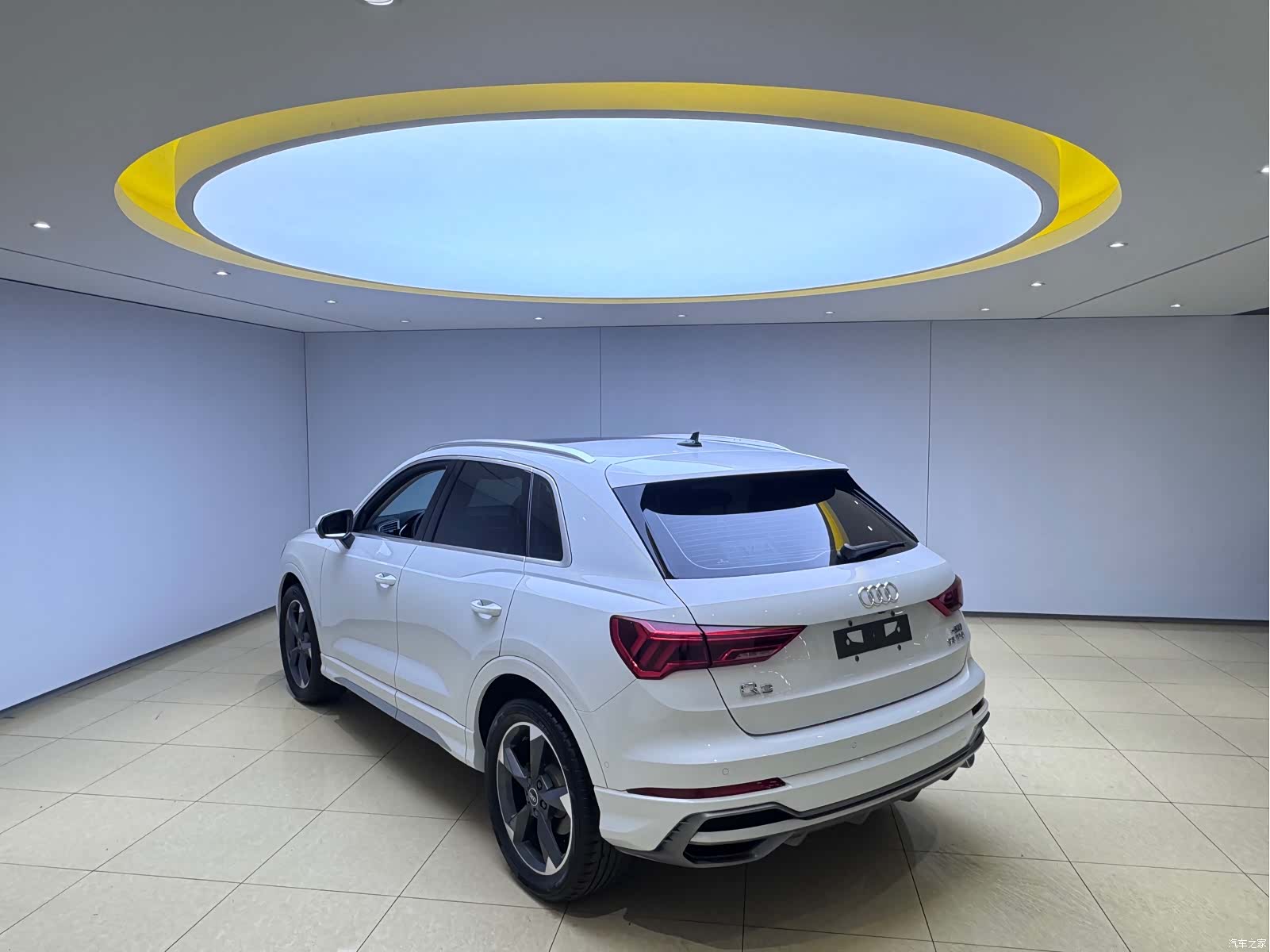 Audi Q3, 2023 4