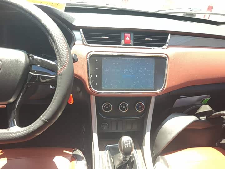 BAIC Huansu S3 2016 S3 L 1.5L МКПП zun xiang xing