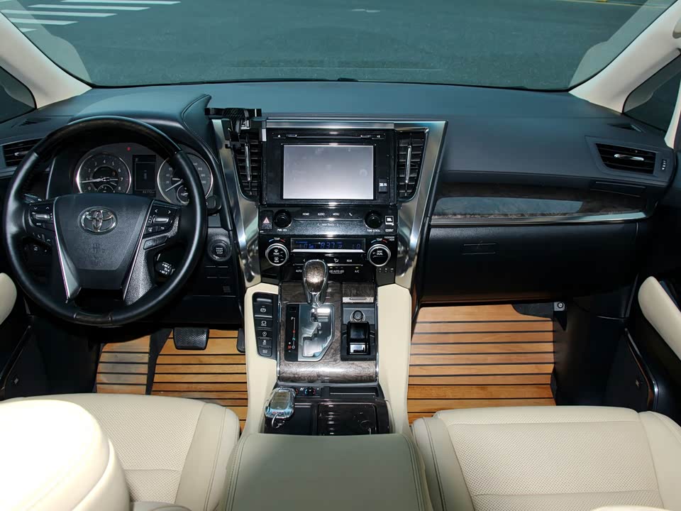 Toyota Elfa