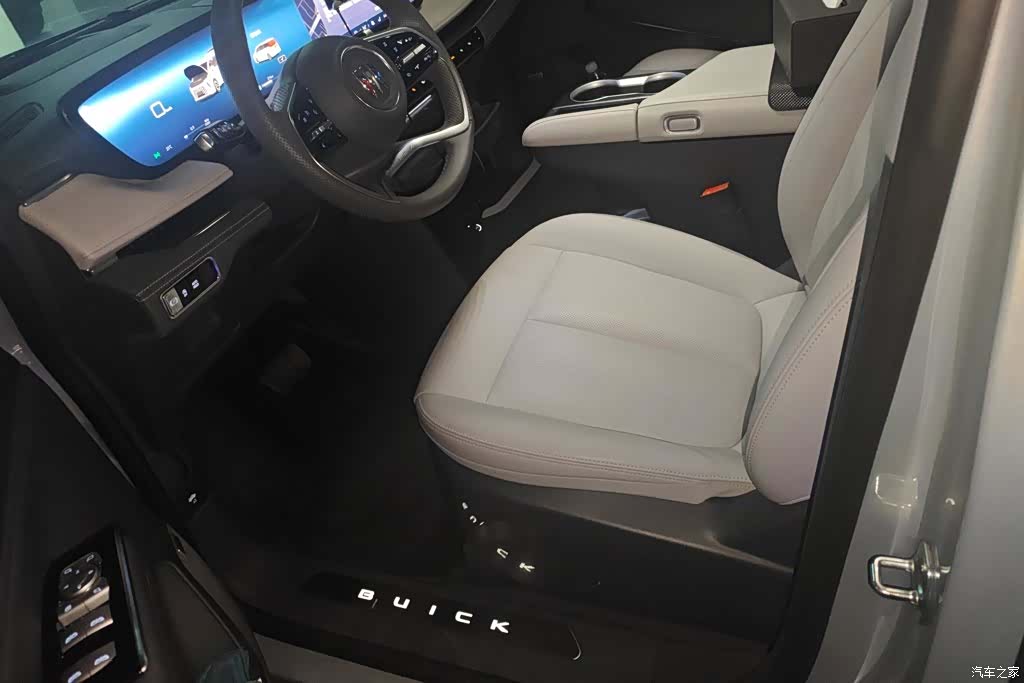 Buick GL8, 2025 9