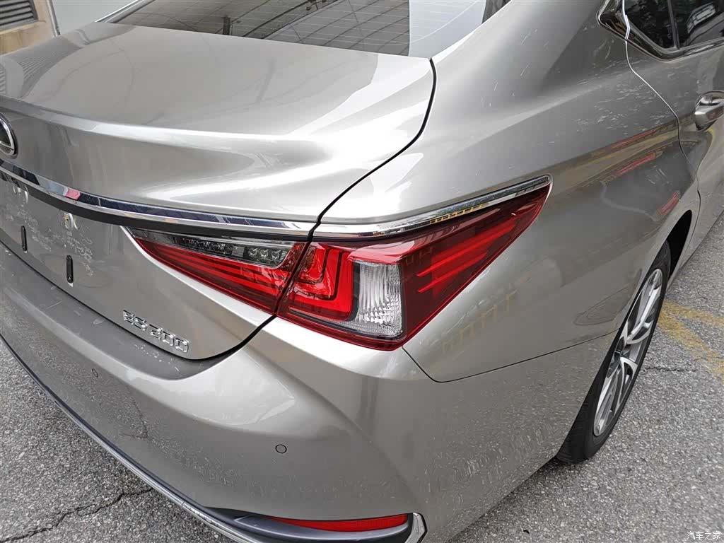 Lexus ES, 2023 8