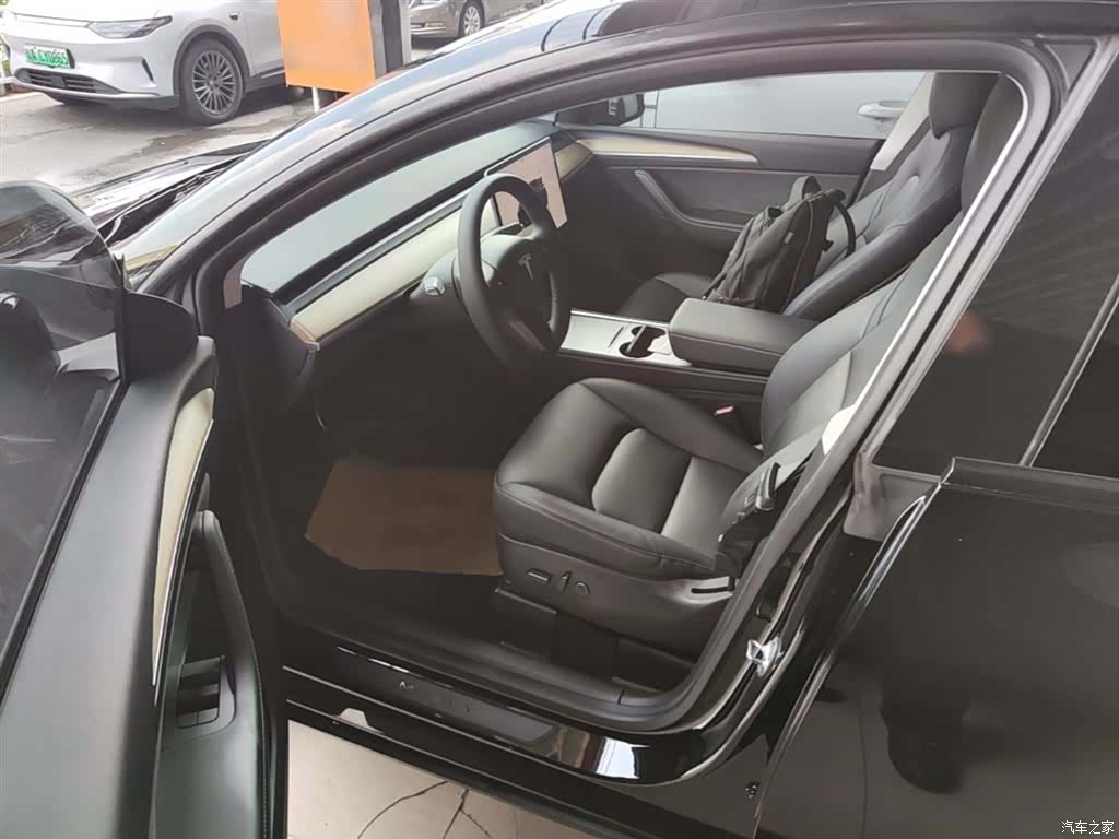 Tesla Model Y, 2022 16