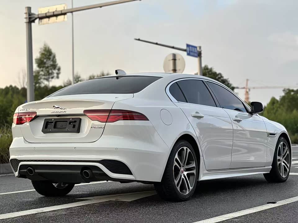 Jaguar XEL Jaguar XEL