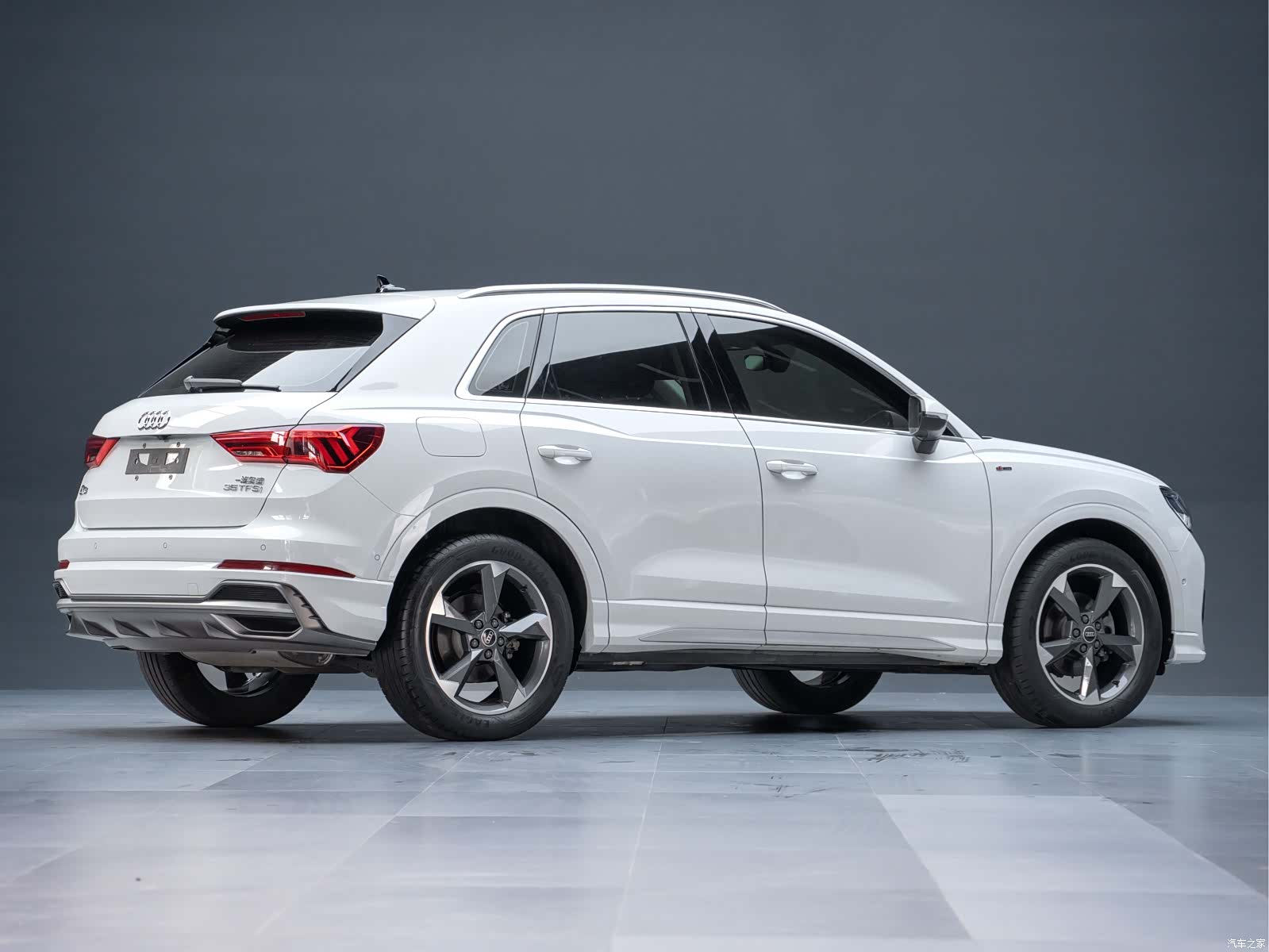 Audi Q3, 2023 10