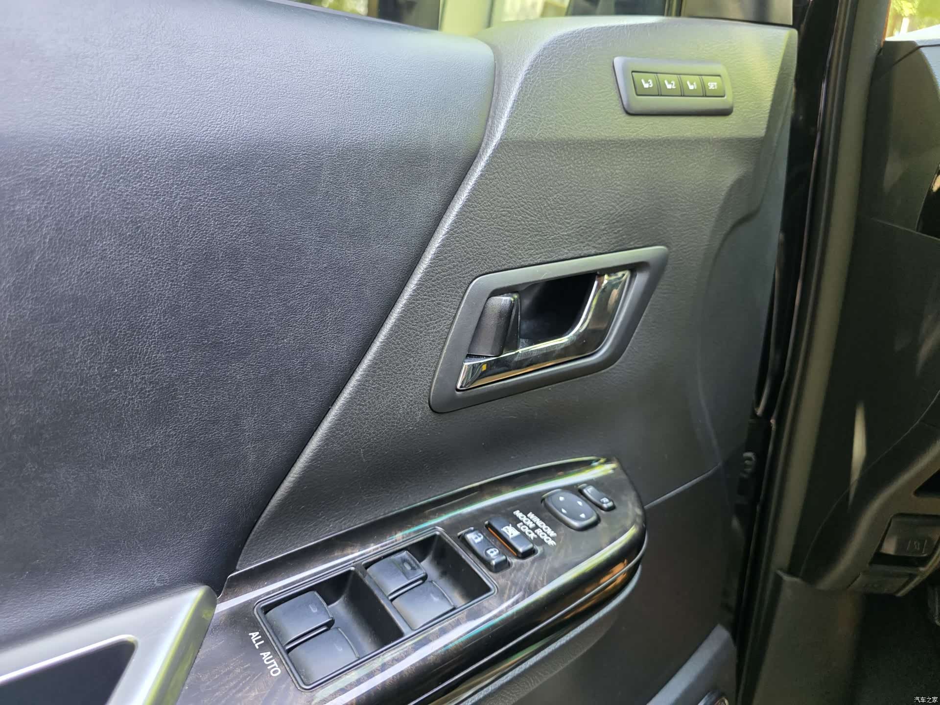 Toyota Alphard, 2014 23