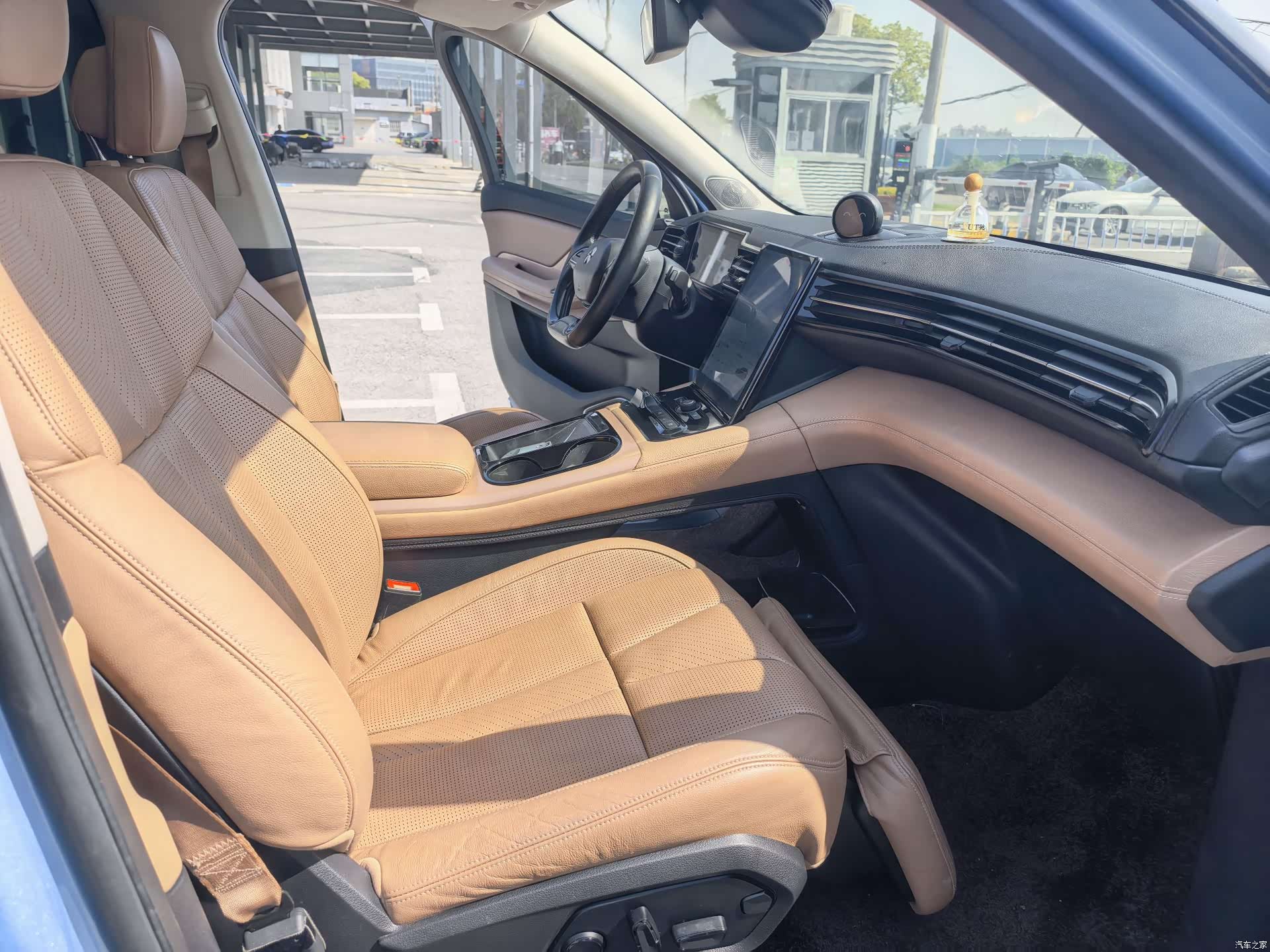 NIO ES8, 2019 21