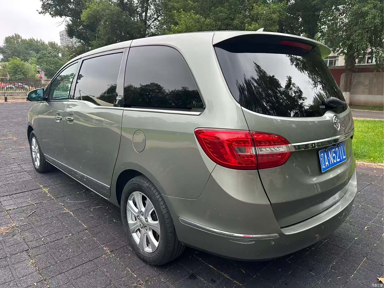 Buick GL8, 2015 4