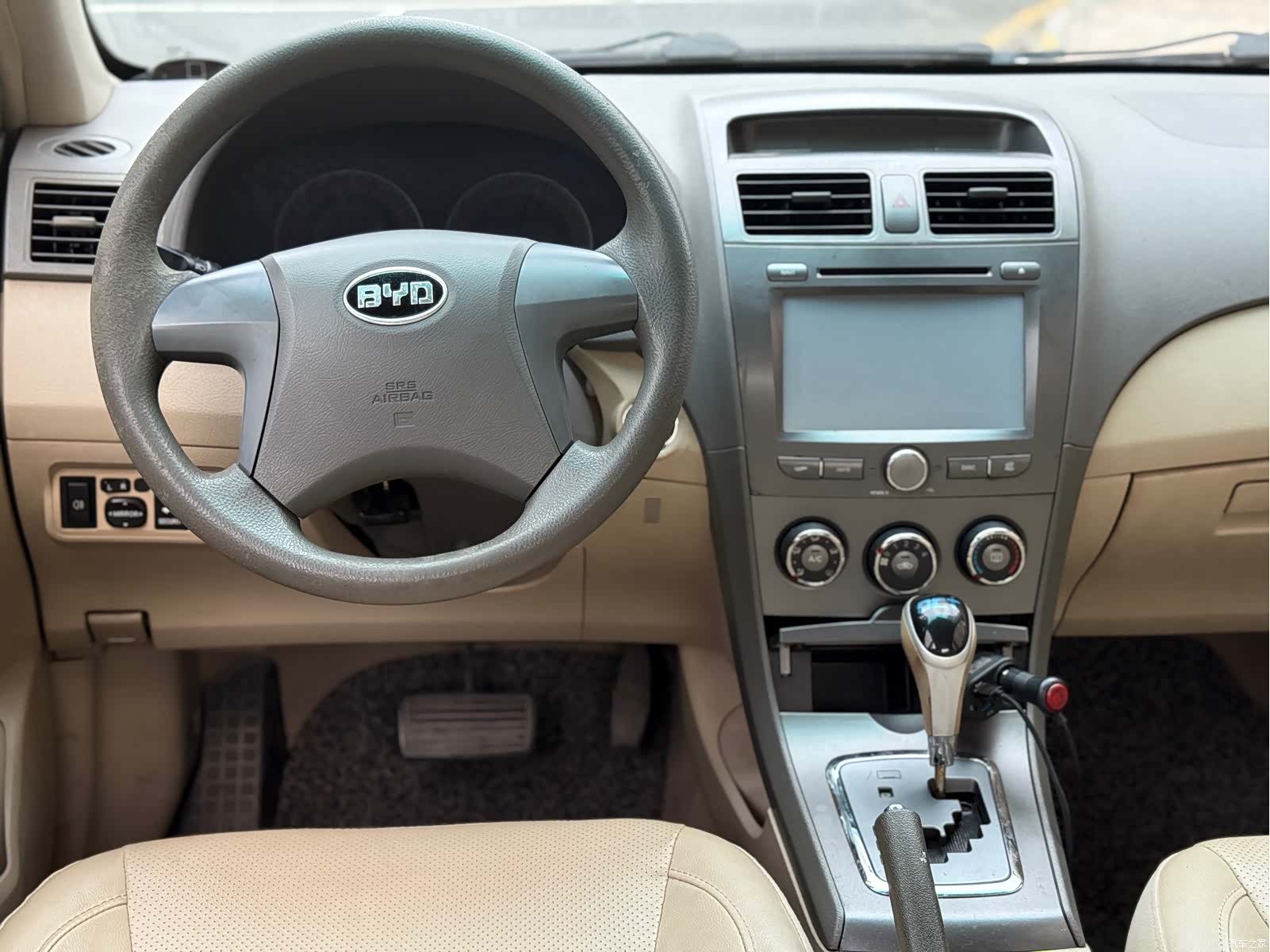 BYD L3, 2014 6