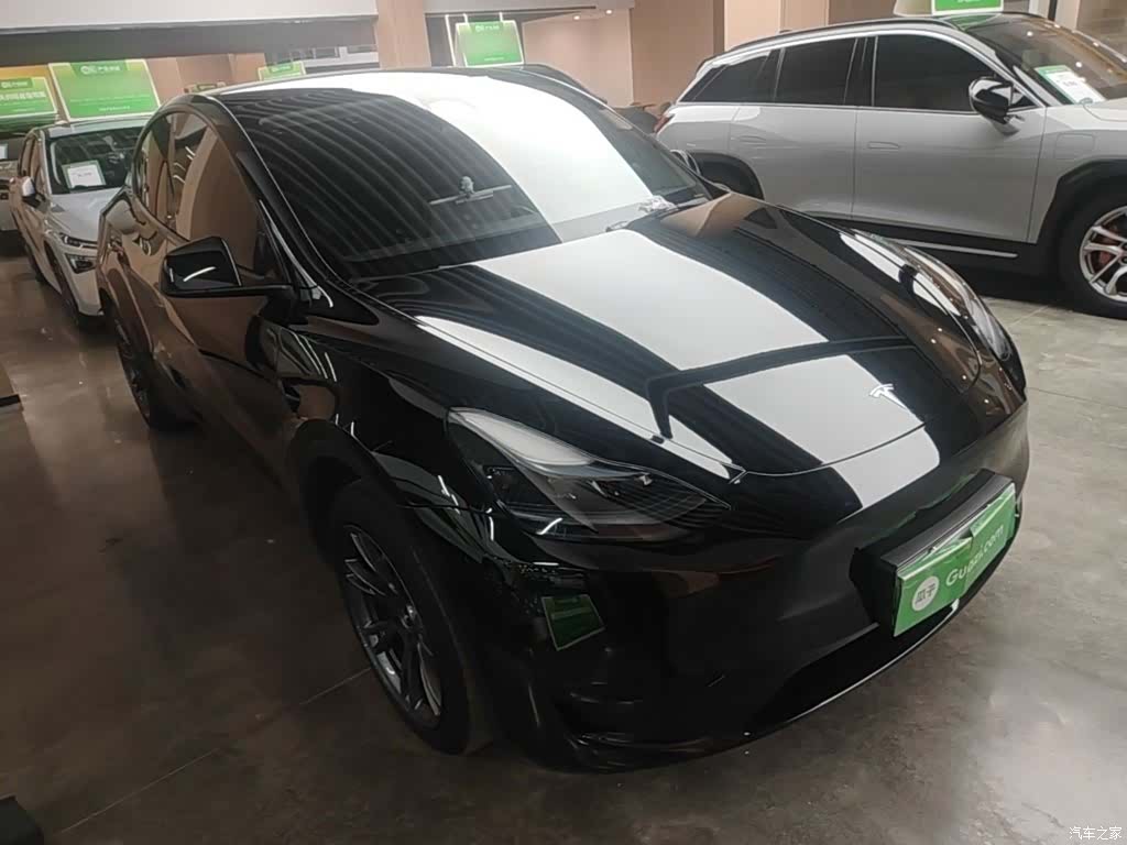 Tesla Model Y, 2023 4