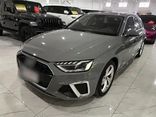 Audi A4 2022 — купить из Китая под заказ
