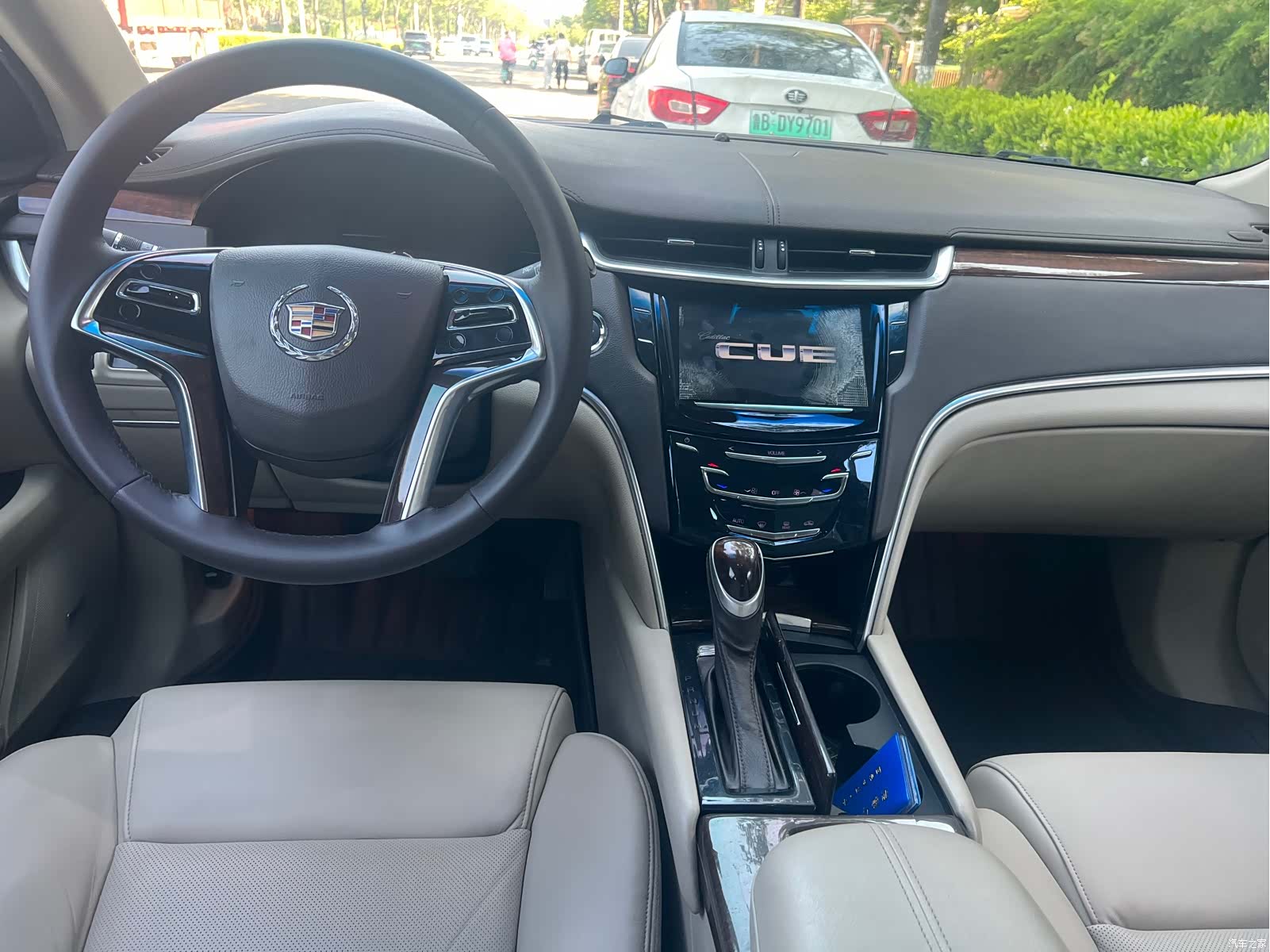 Cadillac XTS, 2013 11