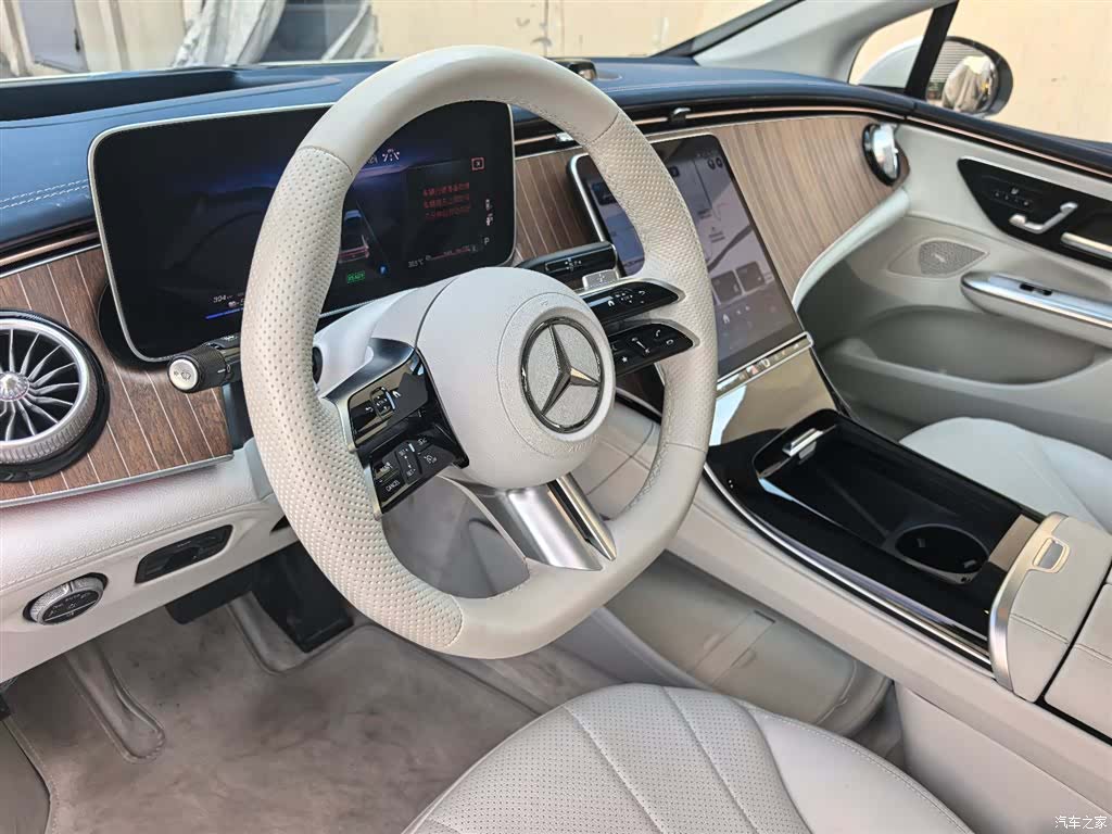 Mercedes-Benz EQE, 2025 6