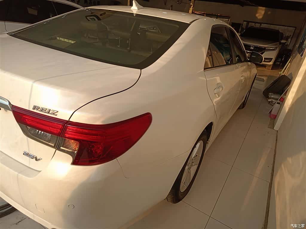 Toyota 2.5V, 2016 7