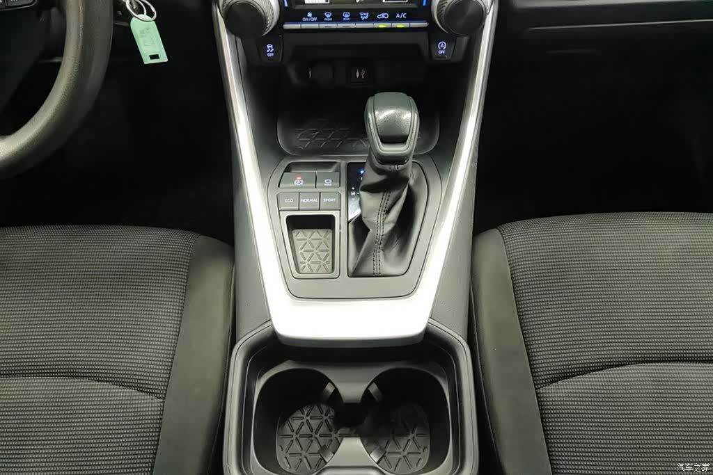 Toyota RAV4, 2020 16