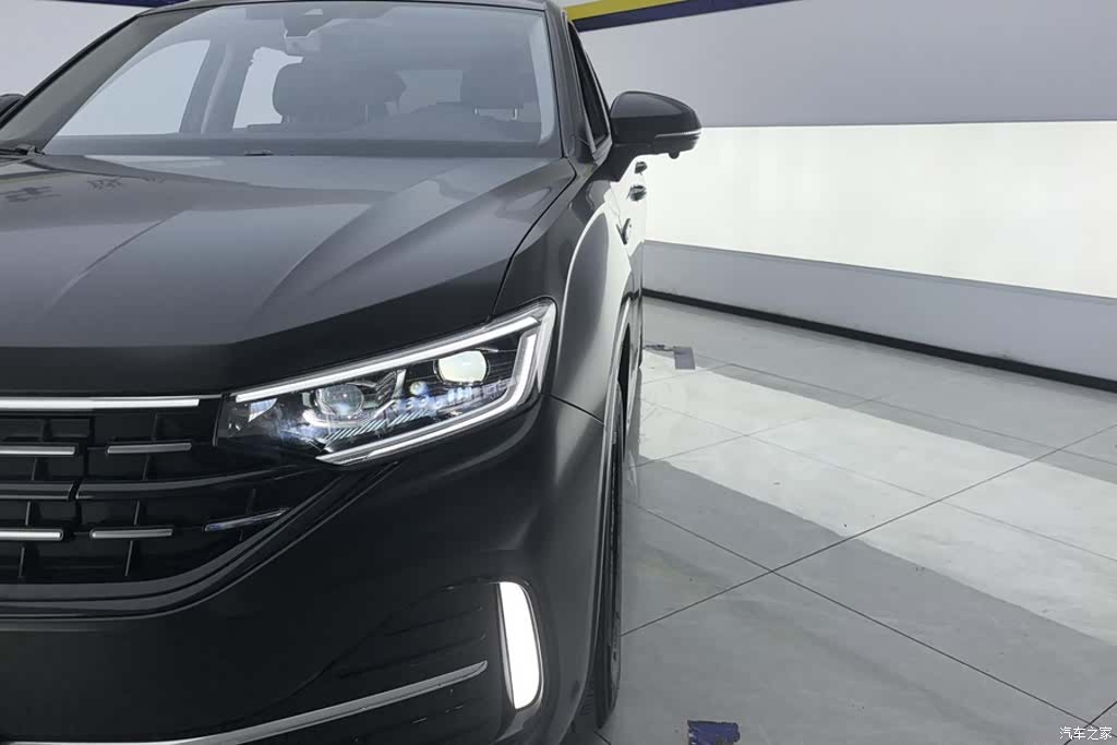 Volkswagen Tayron, 2023 все фото
