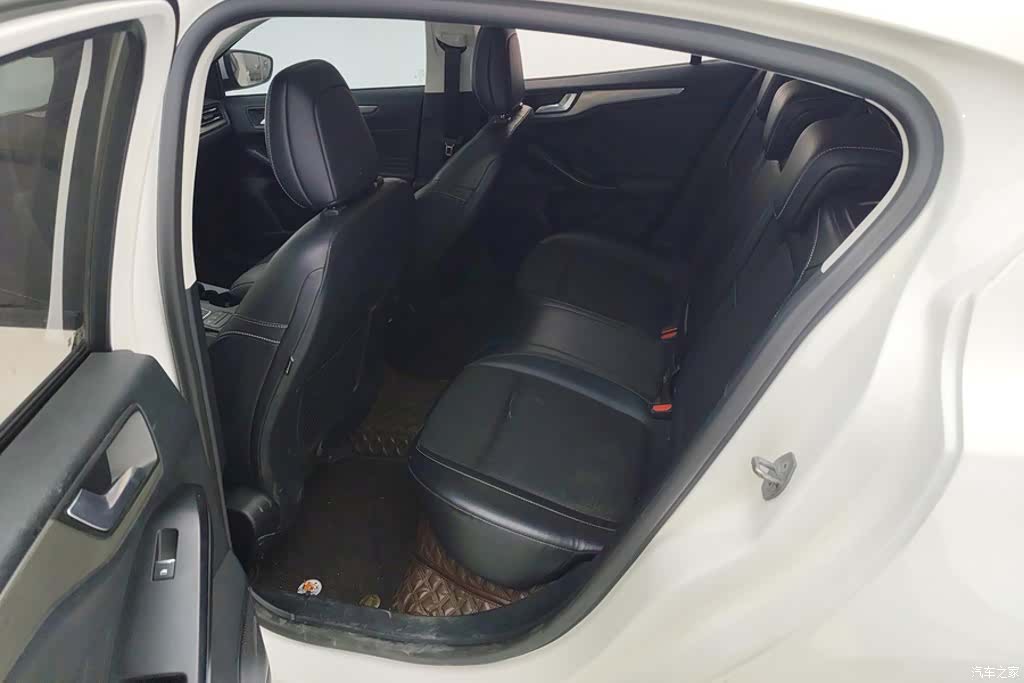 Ford Focus, 2020 11