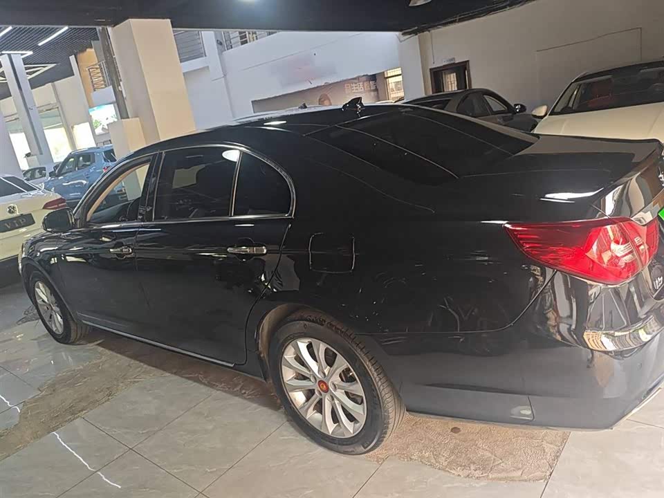 Hongqi H7