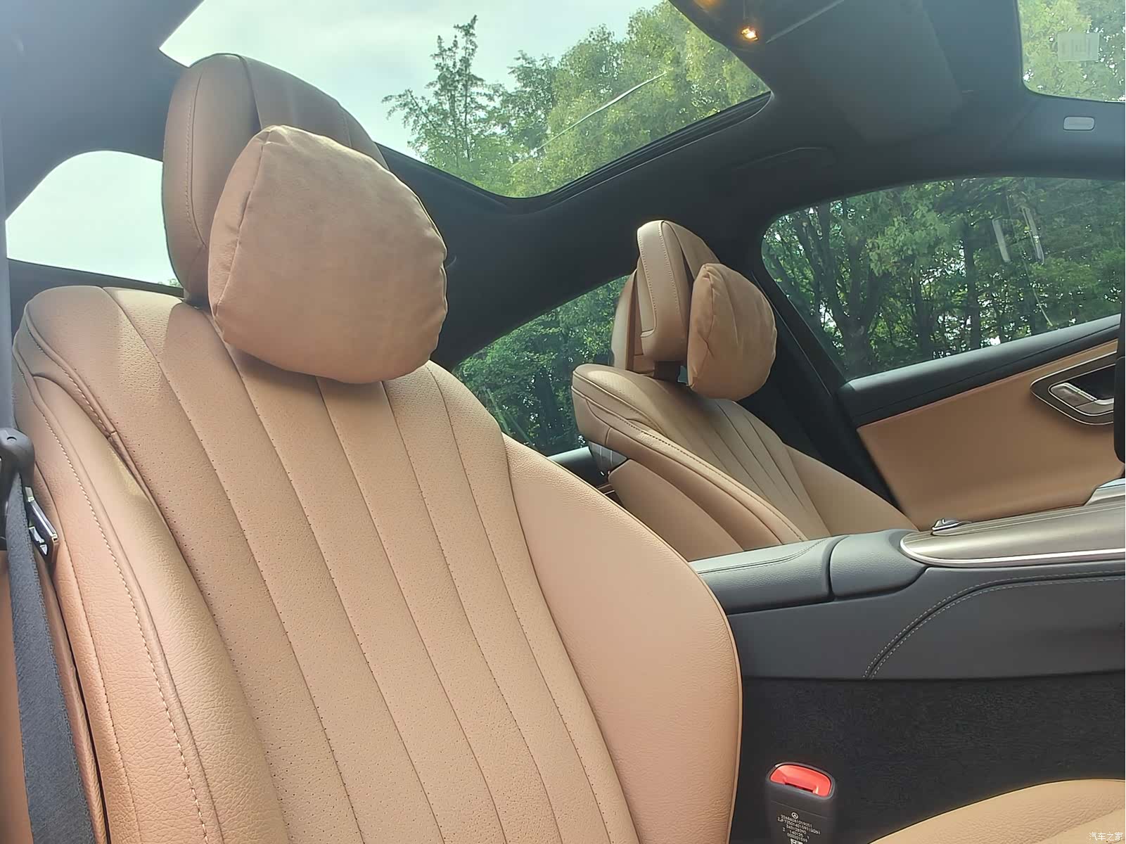 Mercedes-Benz E-Class, 2025 13