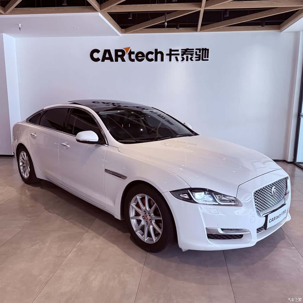 Jaguar XJ