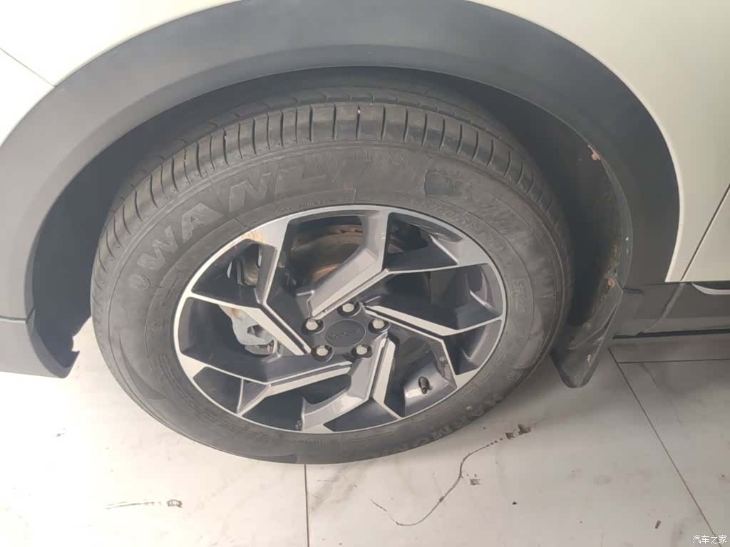 DongFeng AX7, 2021 23