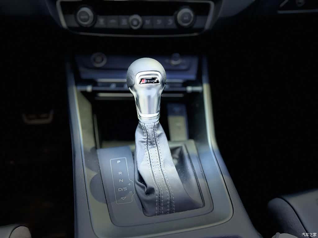 Audi Q3, 2024 15