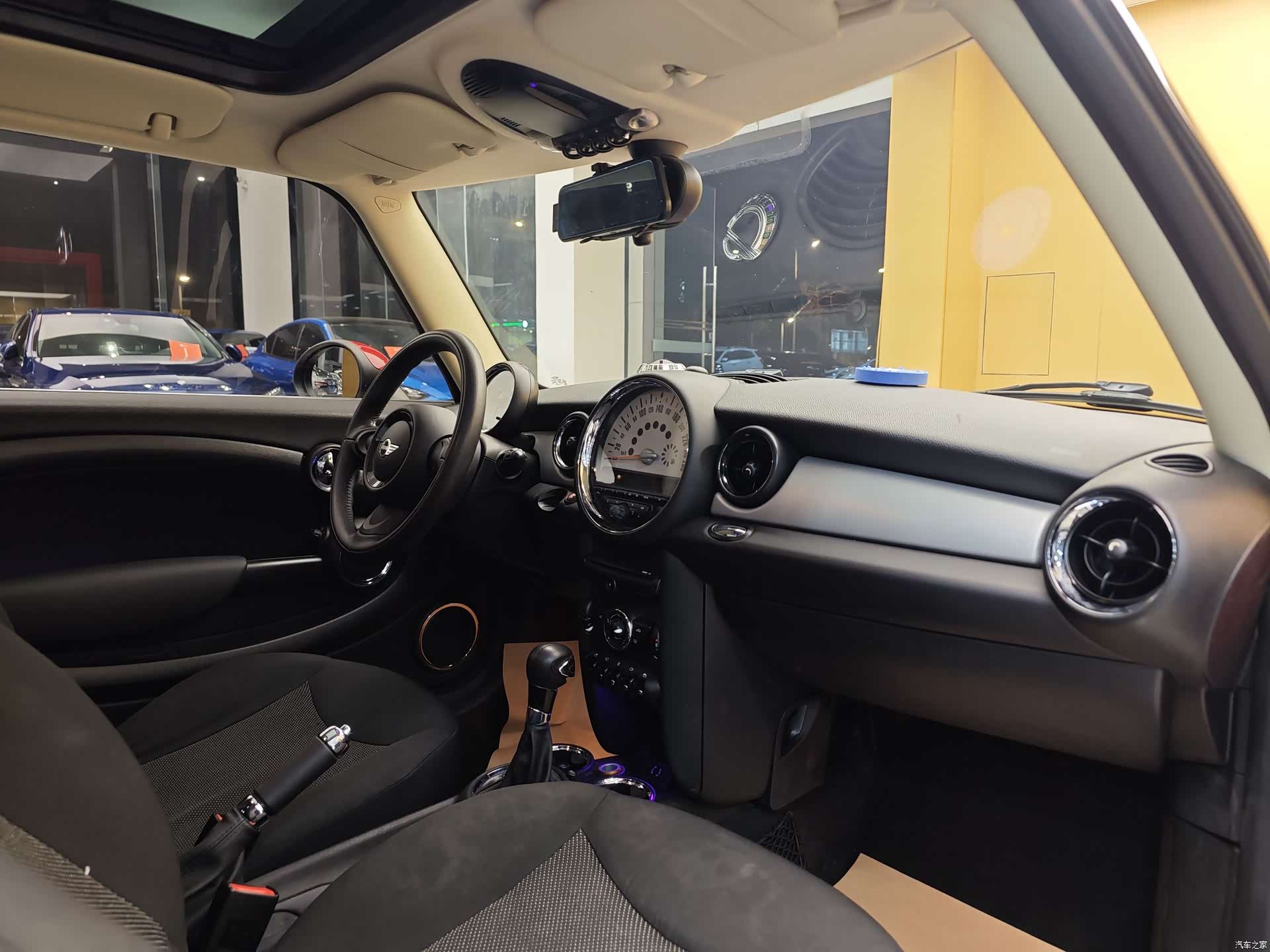Mini ONE, 2014 30