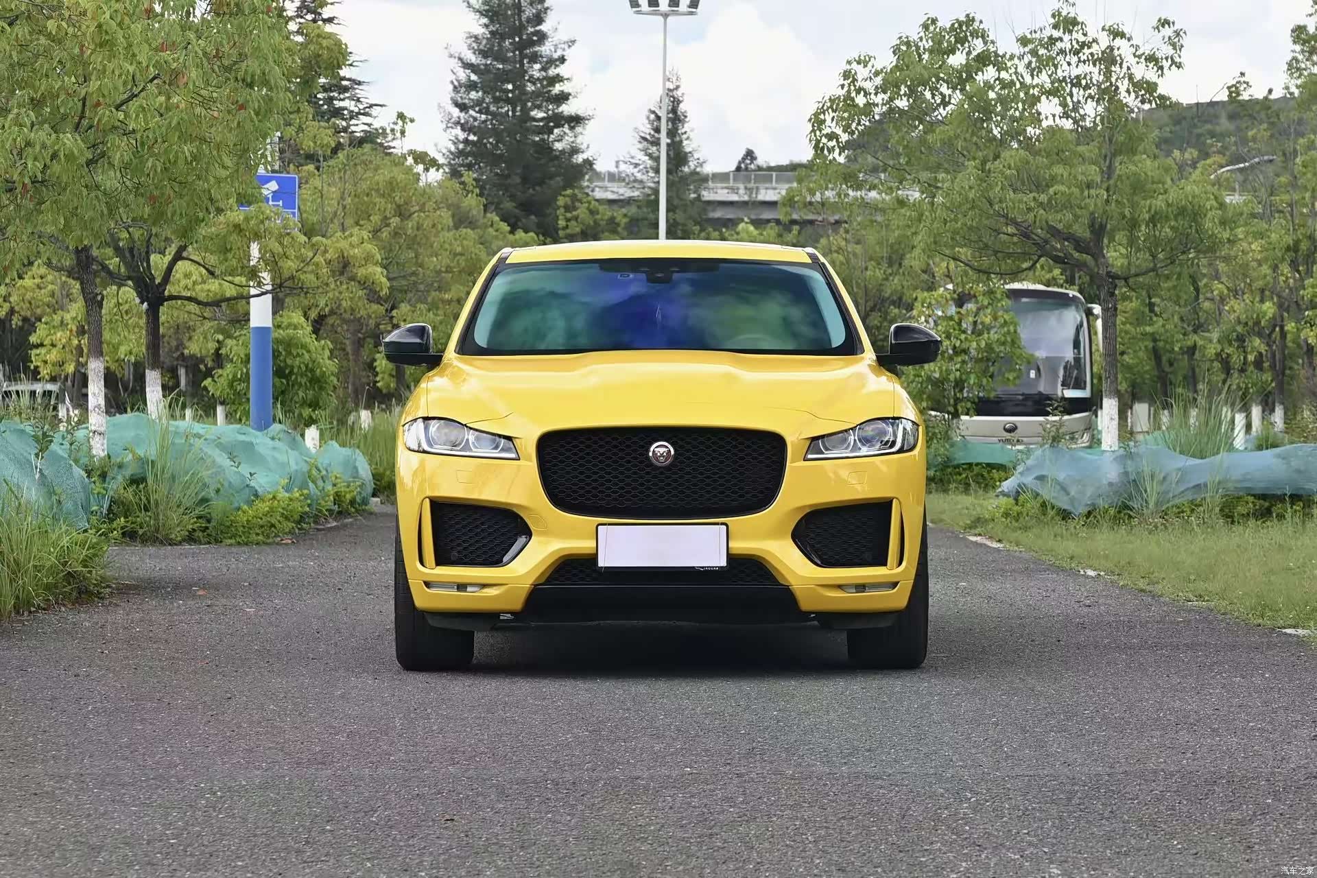 Jaguar F-PACE, 2017 2