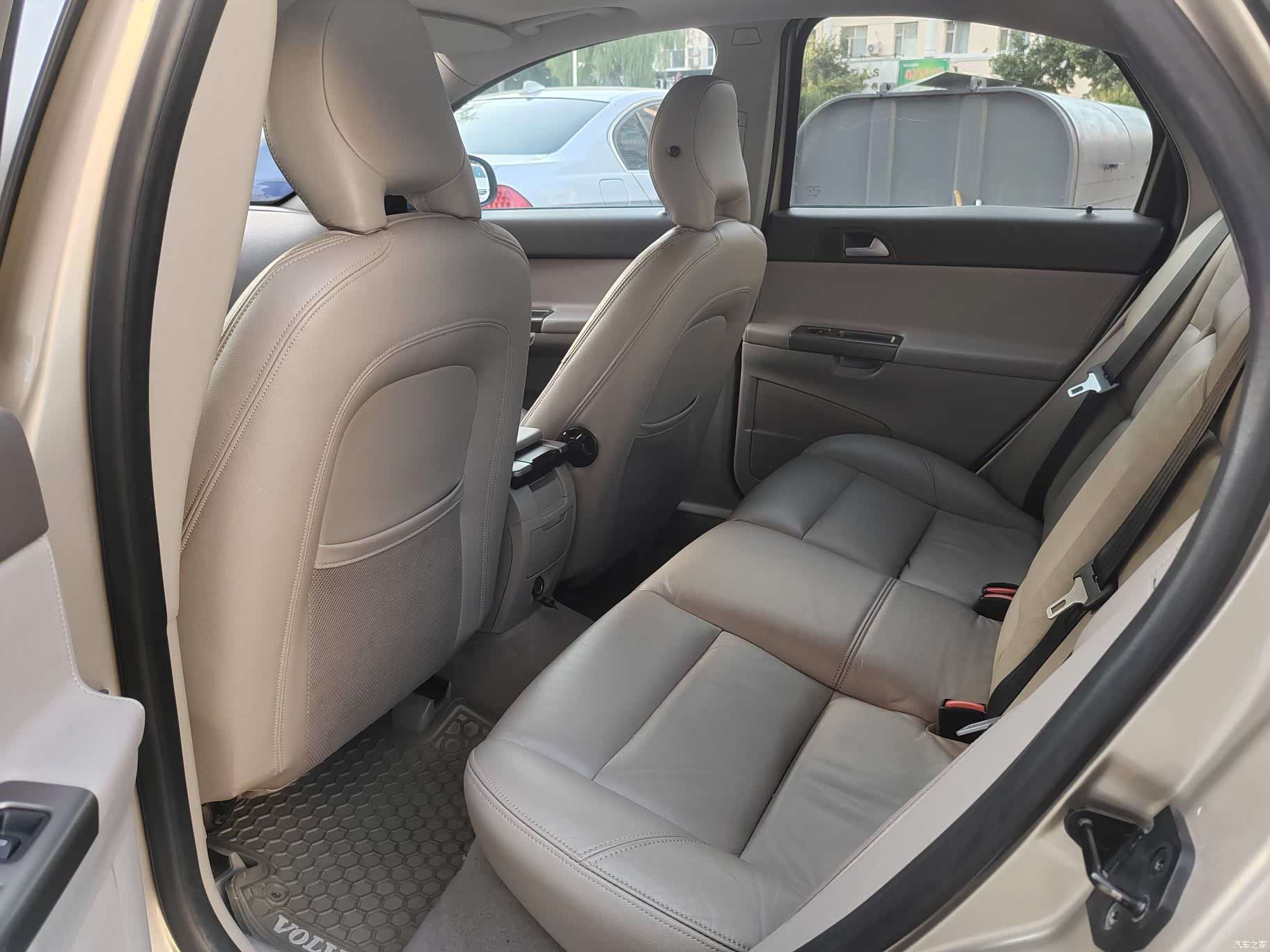 Volvo S40, 2011 7