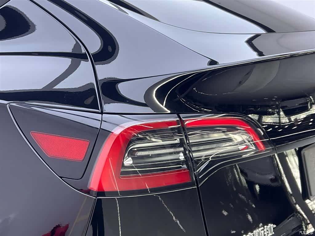 Tesla Model Y, 2024 10